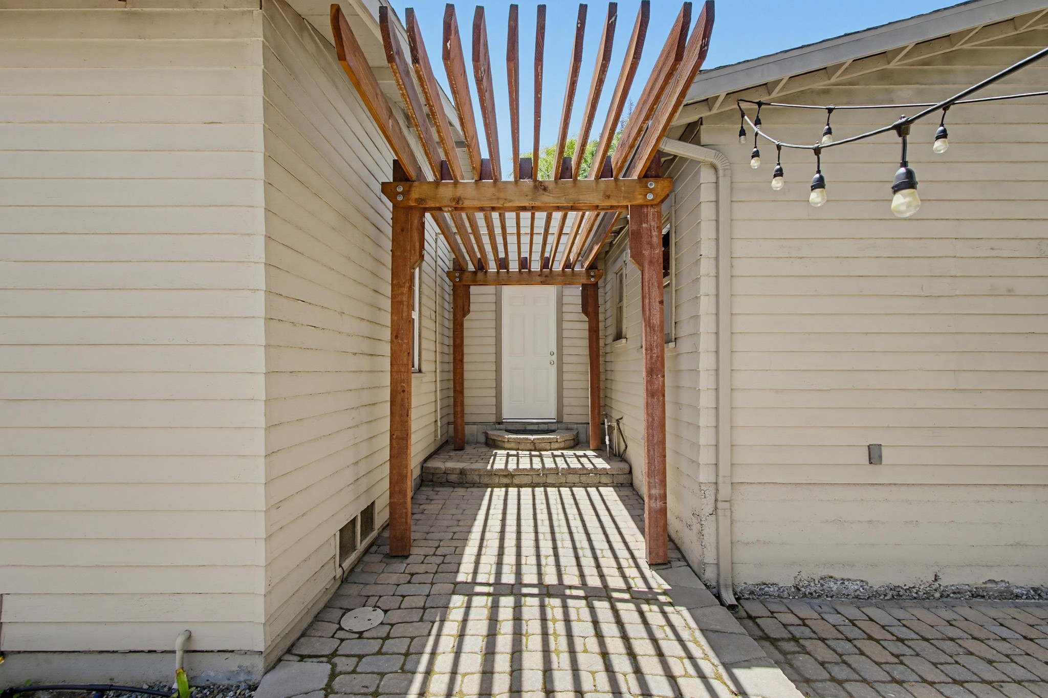 Virtual tour photo 43 of 45 for 4834 Schuyler Ave