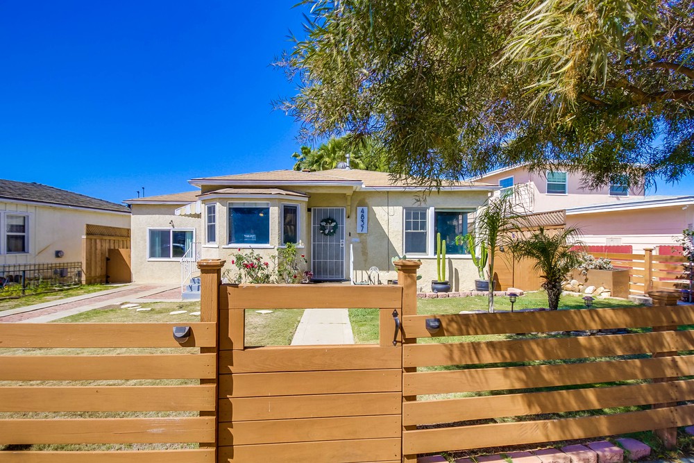 Virtual tour photo 3 of 60 for 4837 Castle Ave