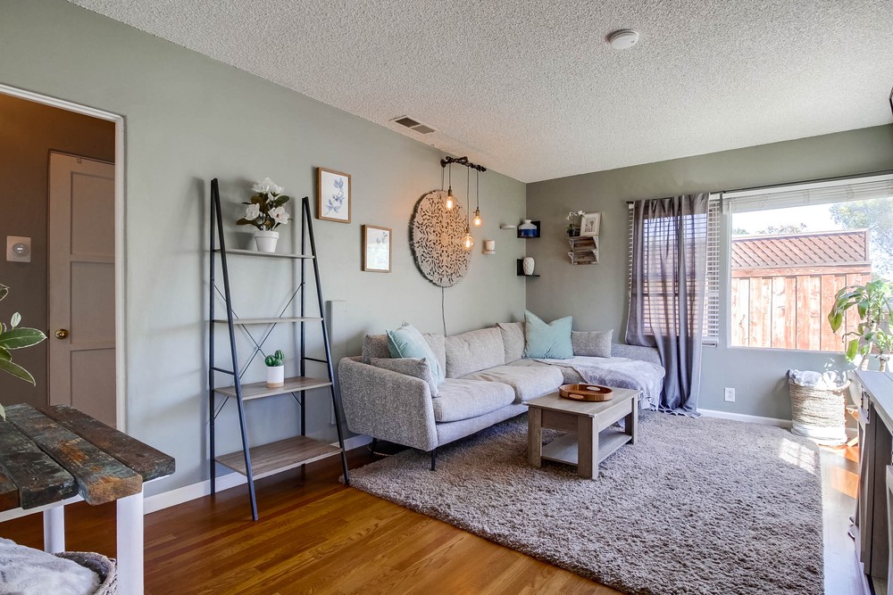 Virtual tour photo 10 of 60 for 4837 Castle Ave