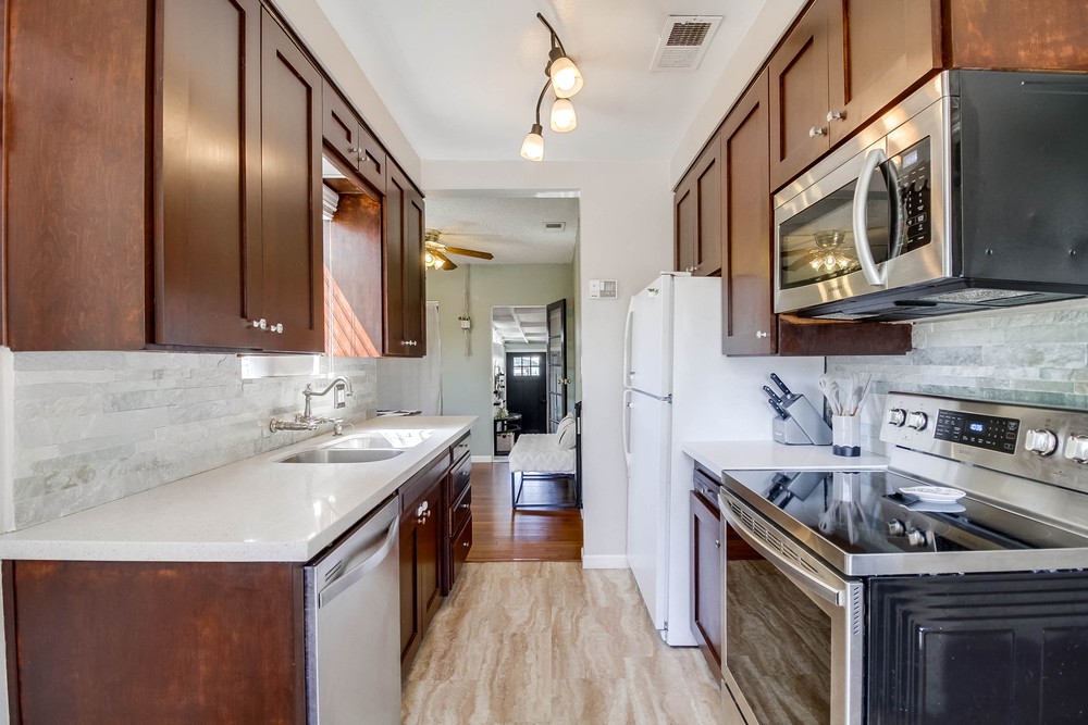 Virtual tour photo 17 of 60 for 4837 Castle Ave