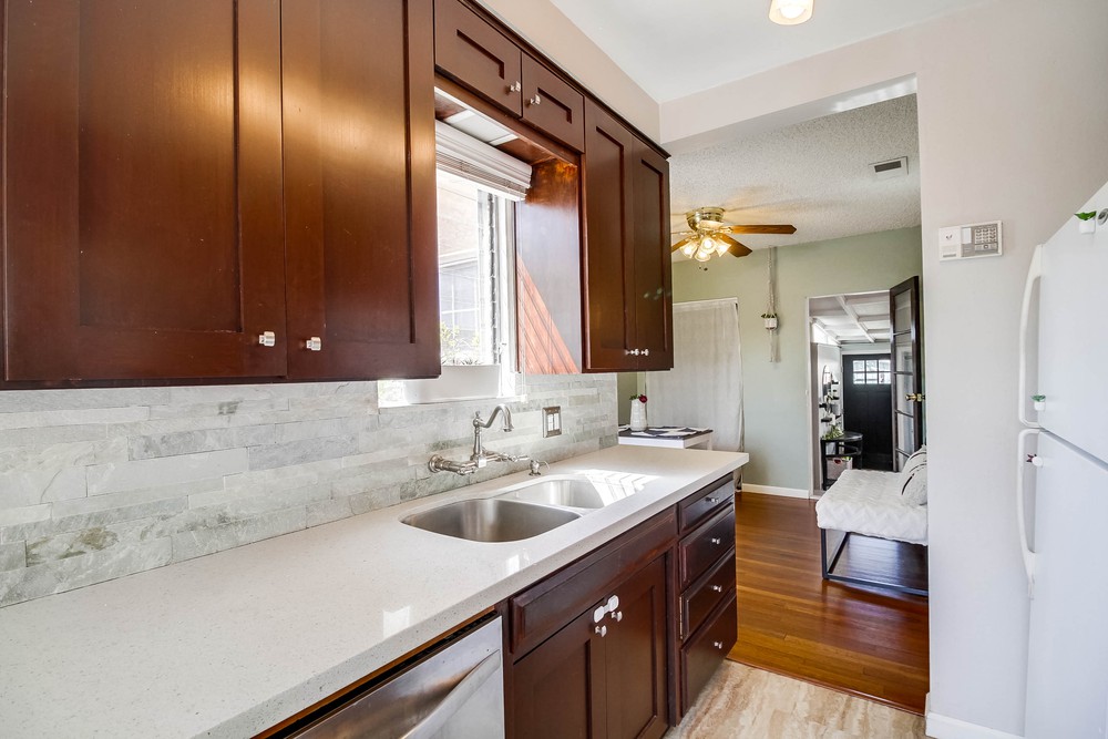 Virtual tour photo 18 of 60 for 4837 Castle Ave