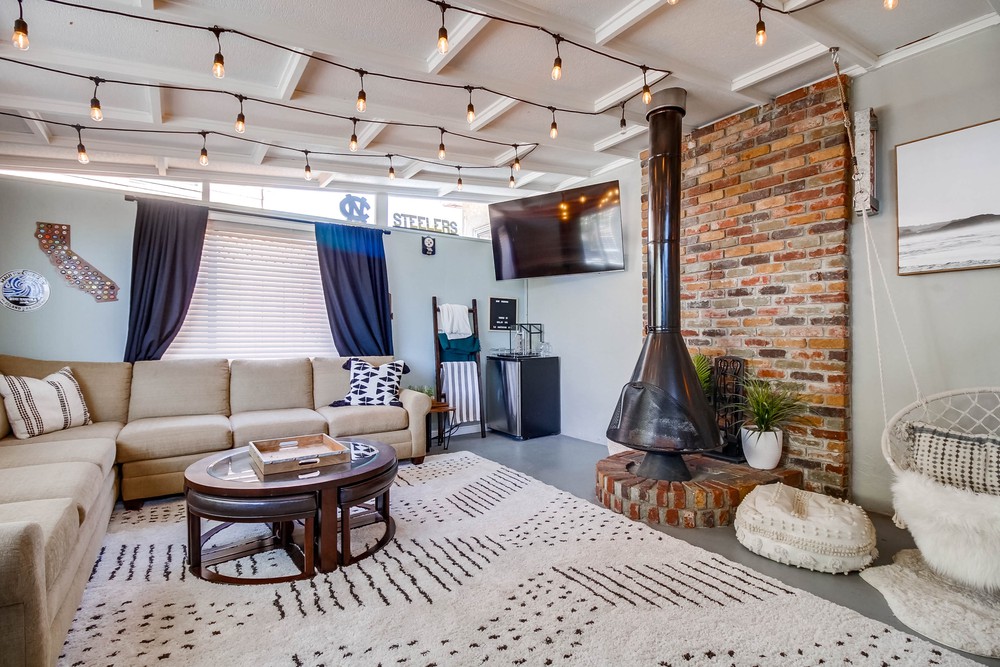 Virtual tour photo 28 of 60 for 4837 Castle Ave