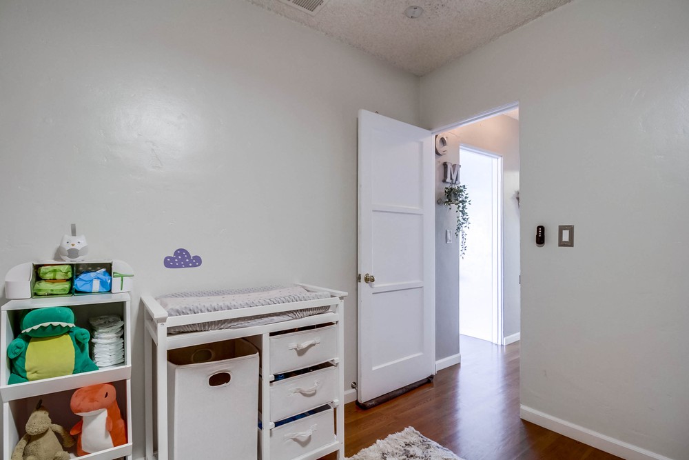 Virtual tour photo 39 of 60 for 4837 Castle Ave