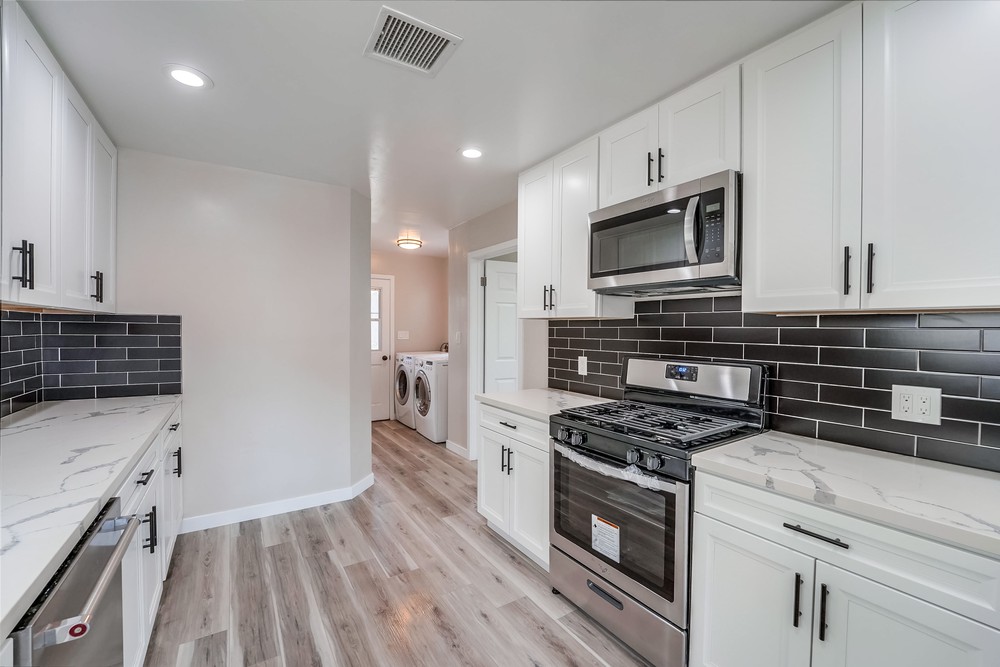 Virtual tour photo 14 of 42 for 4840 Curry Dr