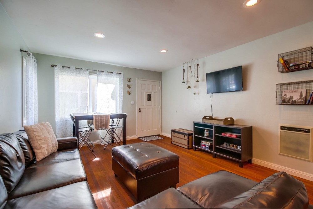 Virtual tour photo 10 of 27 for 4844 Palm Ave