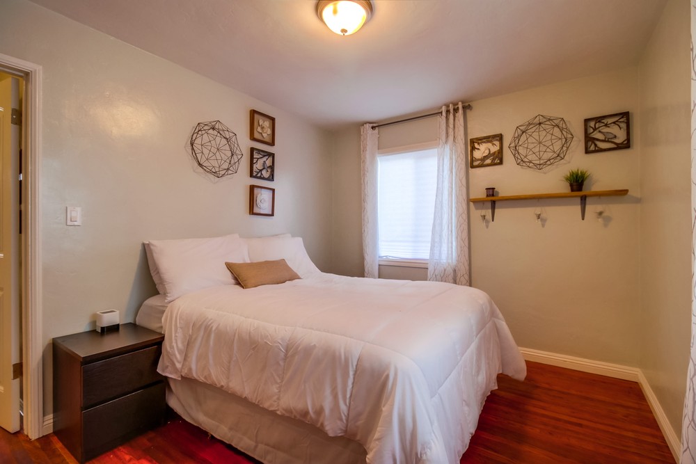 Virtual tour photo 17 of 27 for 4844 Palm Ave