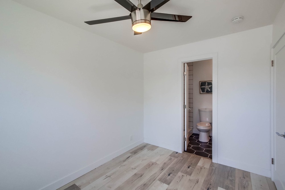 Virtual tour photo 25 of 36 for 4845 Longford St