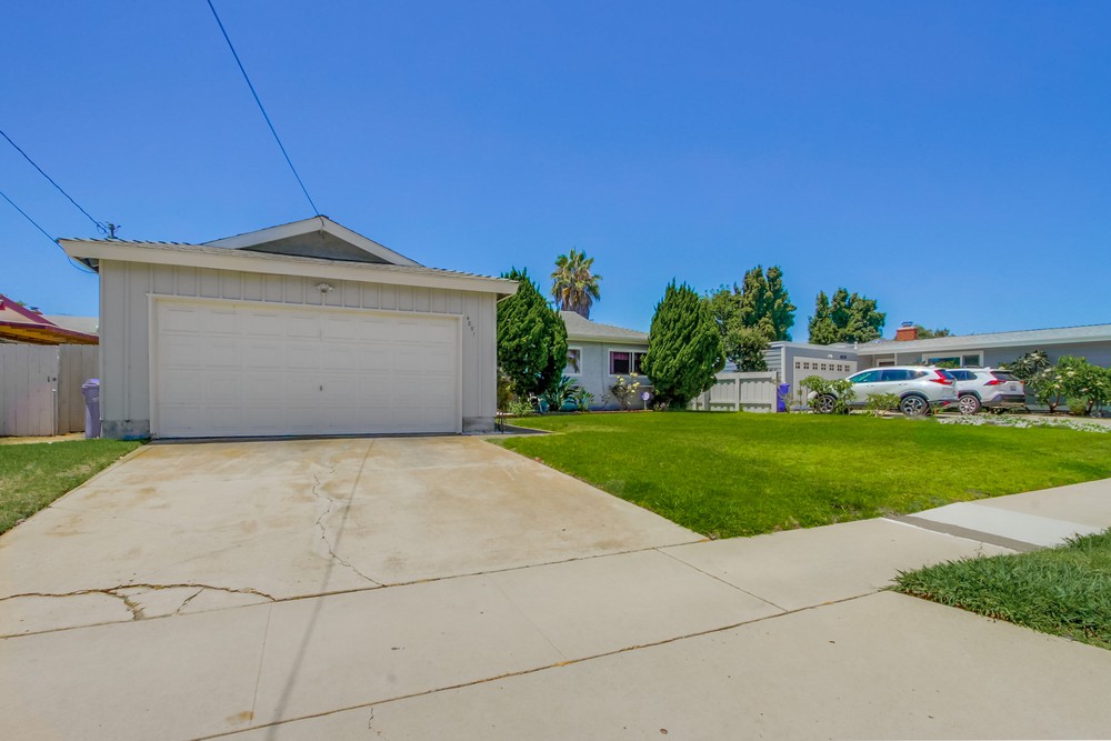 Virtual tour photo 3 of 44 for 4851 Mount La Platta Drive