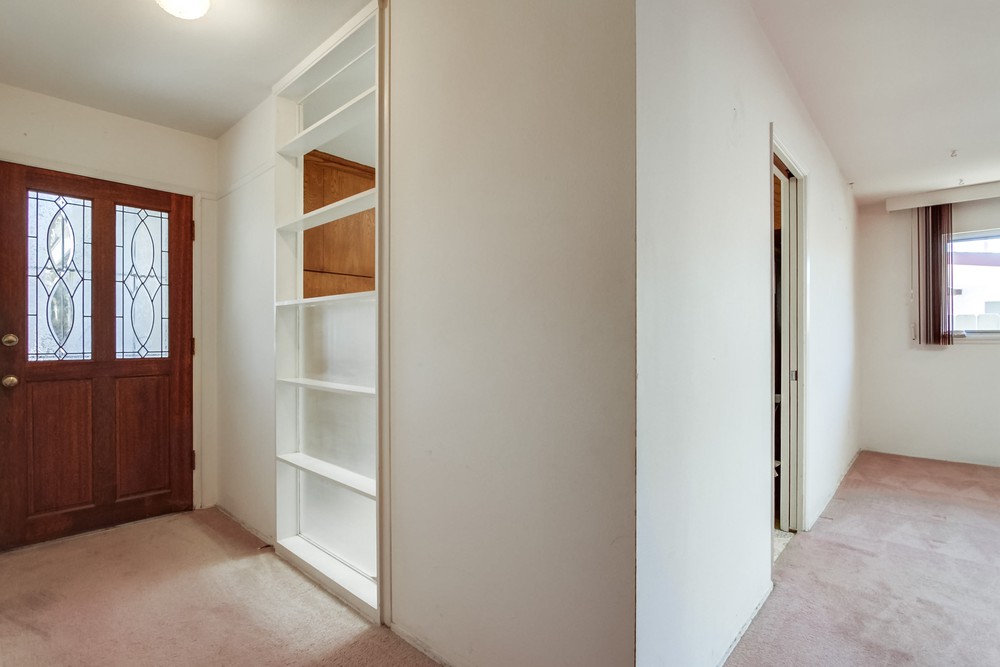 Virtual tour photo 6 of 44 for 4851 Mount La Platta Drive