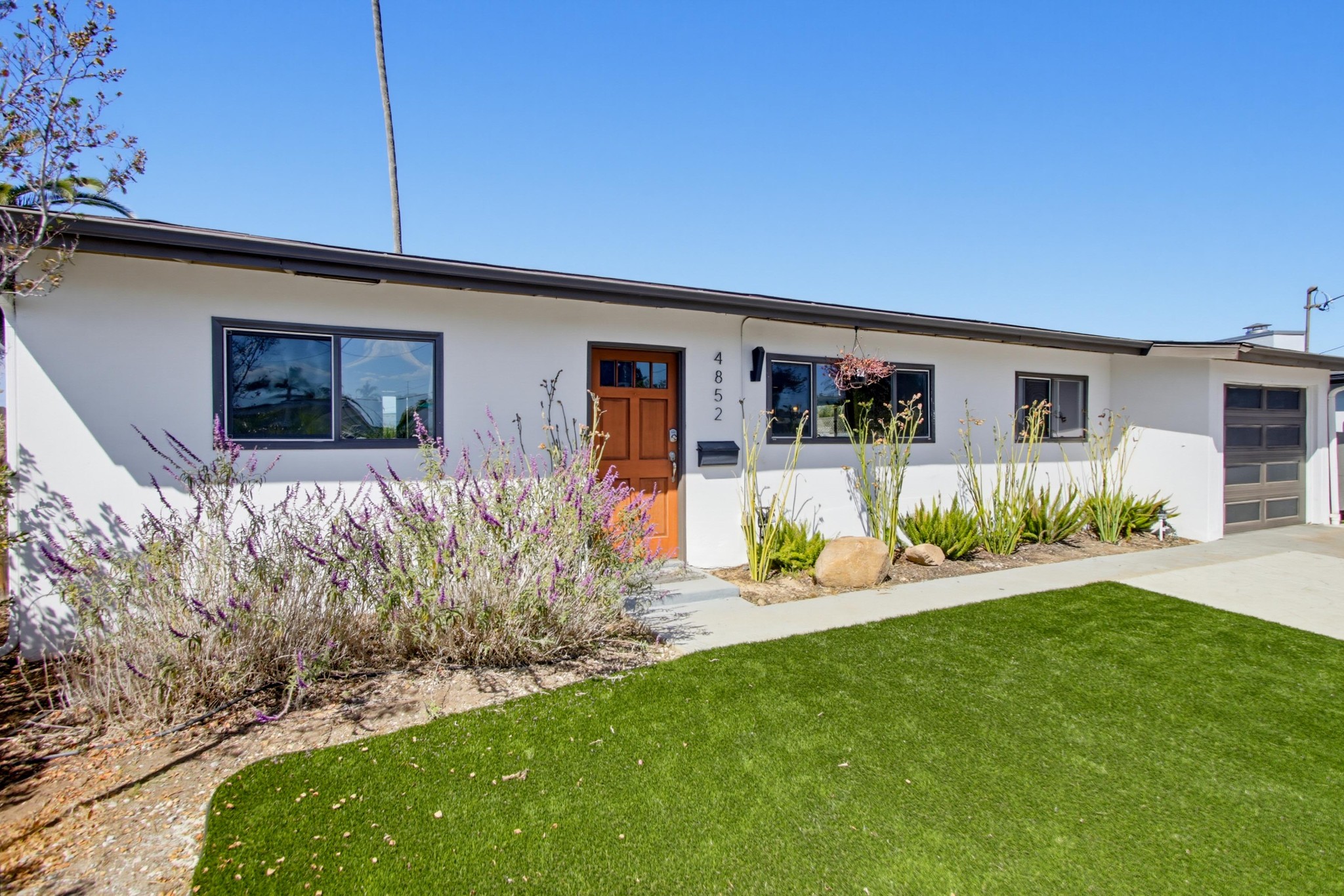 Virtual tour photo 3 of 52 for 4852 Kings Way
