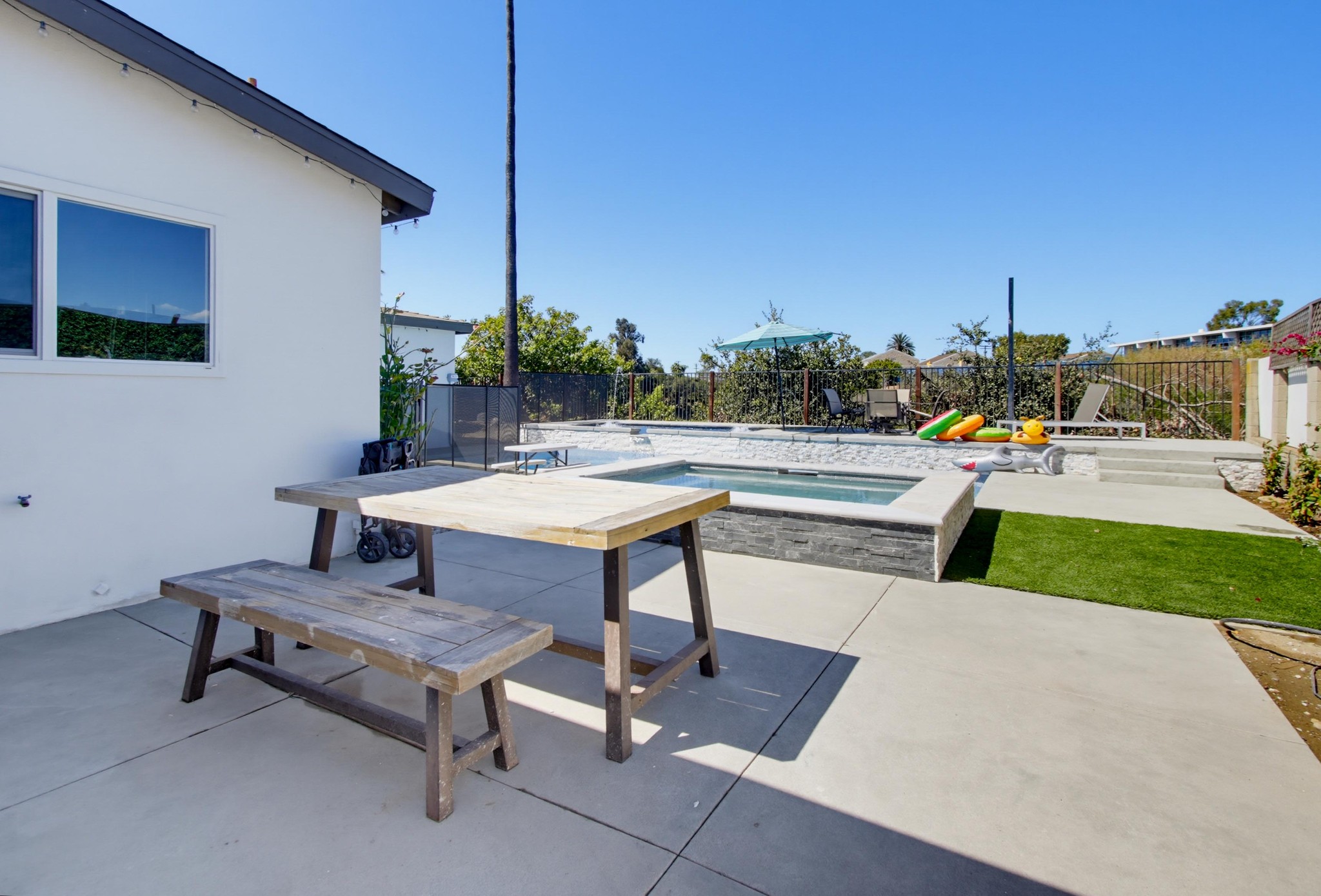 Virtual tour photo 38 of 52 for 4852 Kings Way