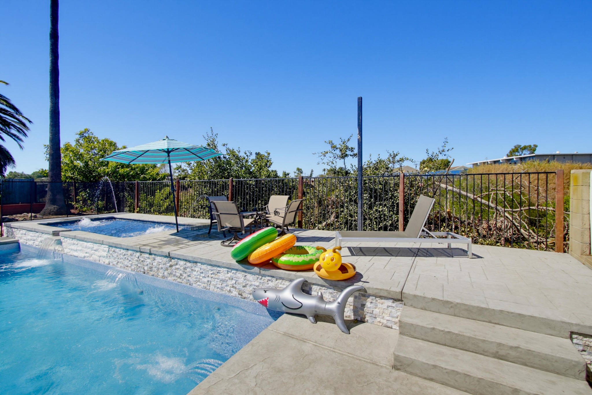 Virtual tour photo 40 of 52 for 4852 Kings Way