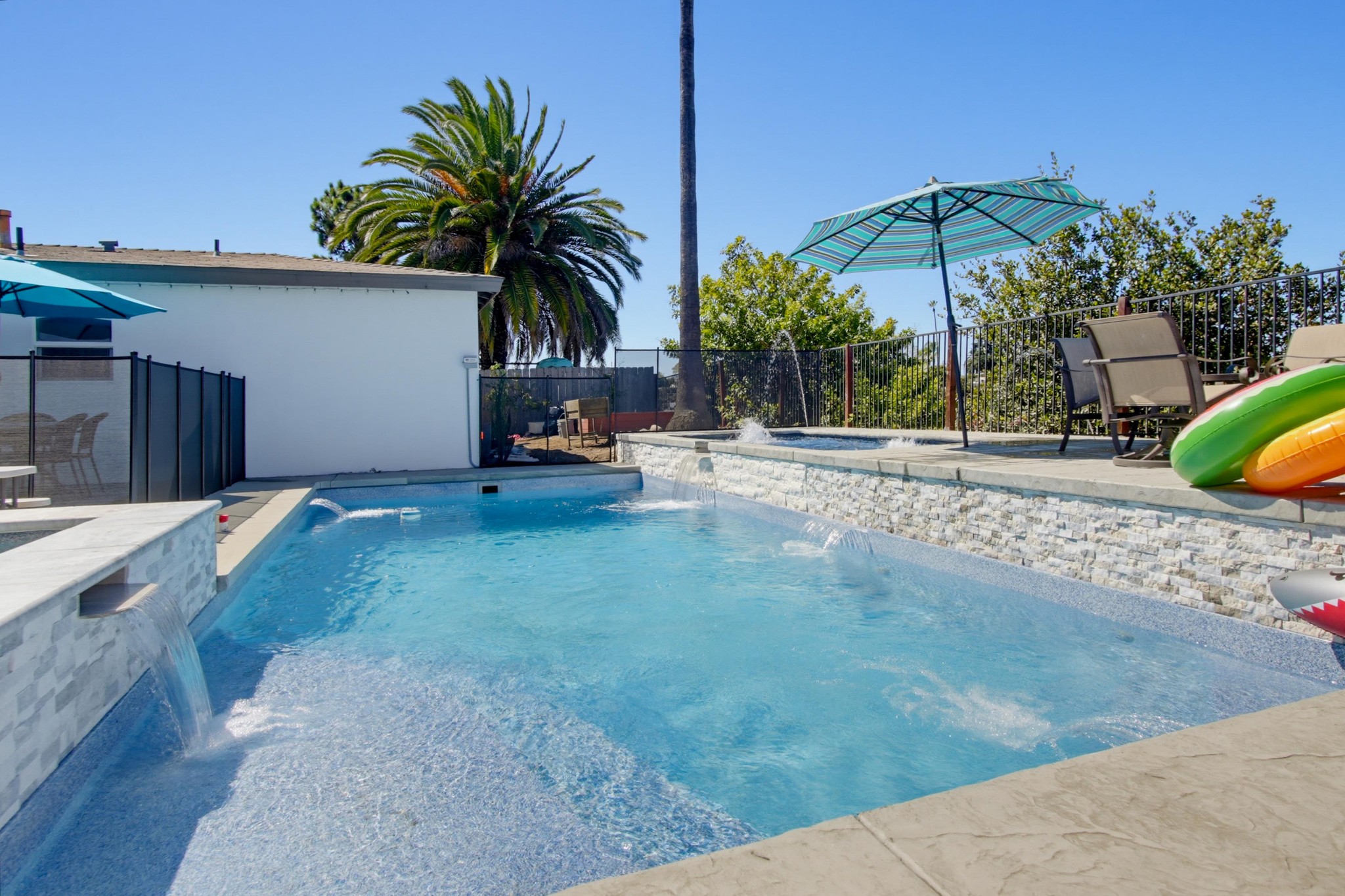 Virtual tour photo 43 of 52 for 4852 Kings Way