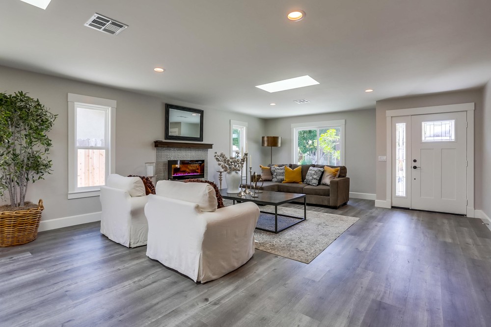 Virtual tour photo 6 of 44 for 4853 33rd St