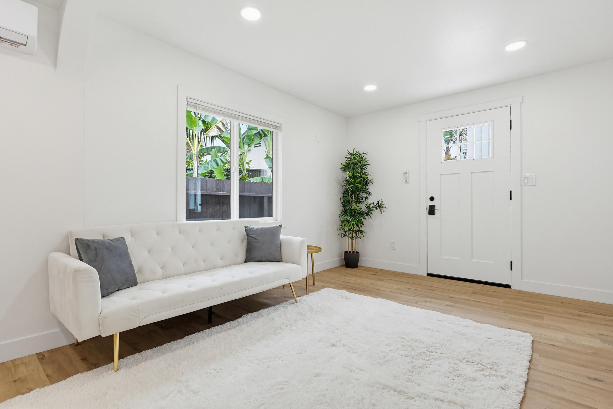 Virtual tour photo 12 of 39 for 4853 Long Branch Ave
