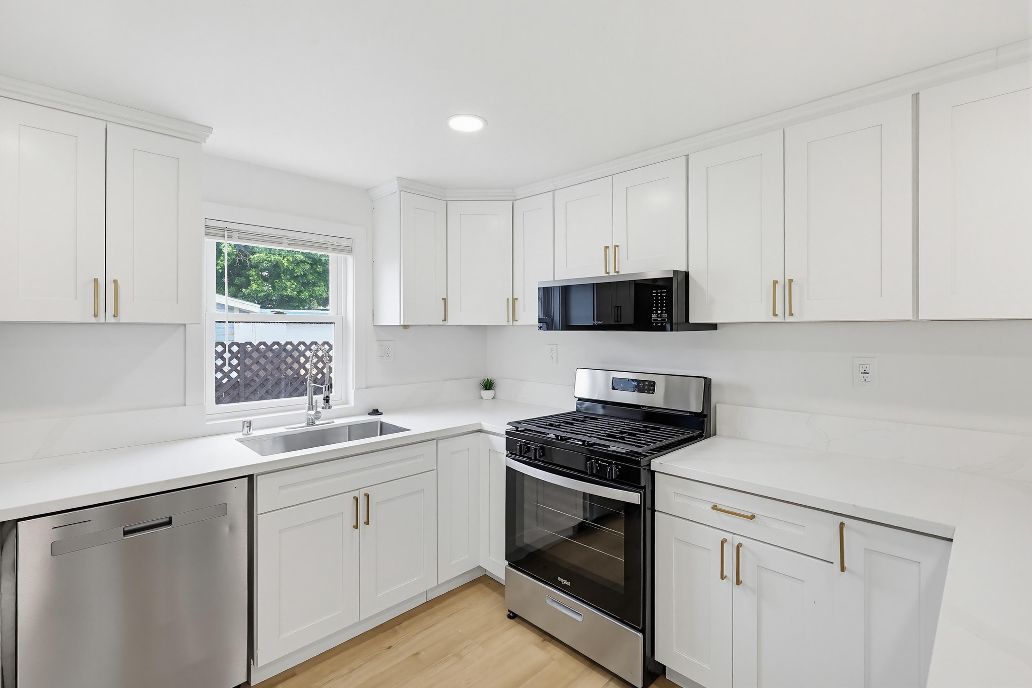 Virtual tour photo 20 of 39 for 4853 Long Branch Ave