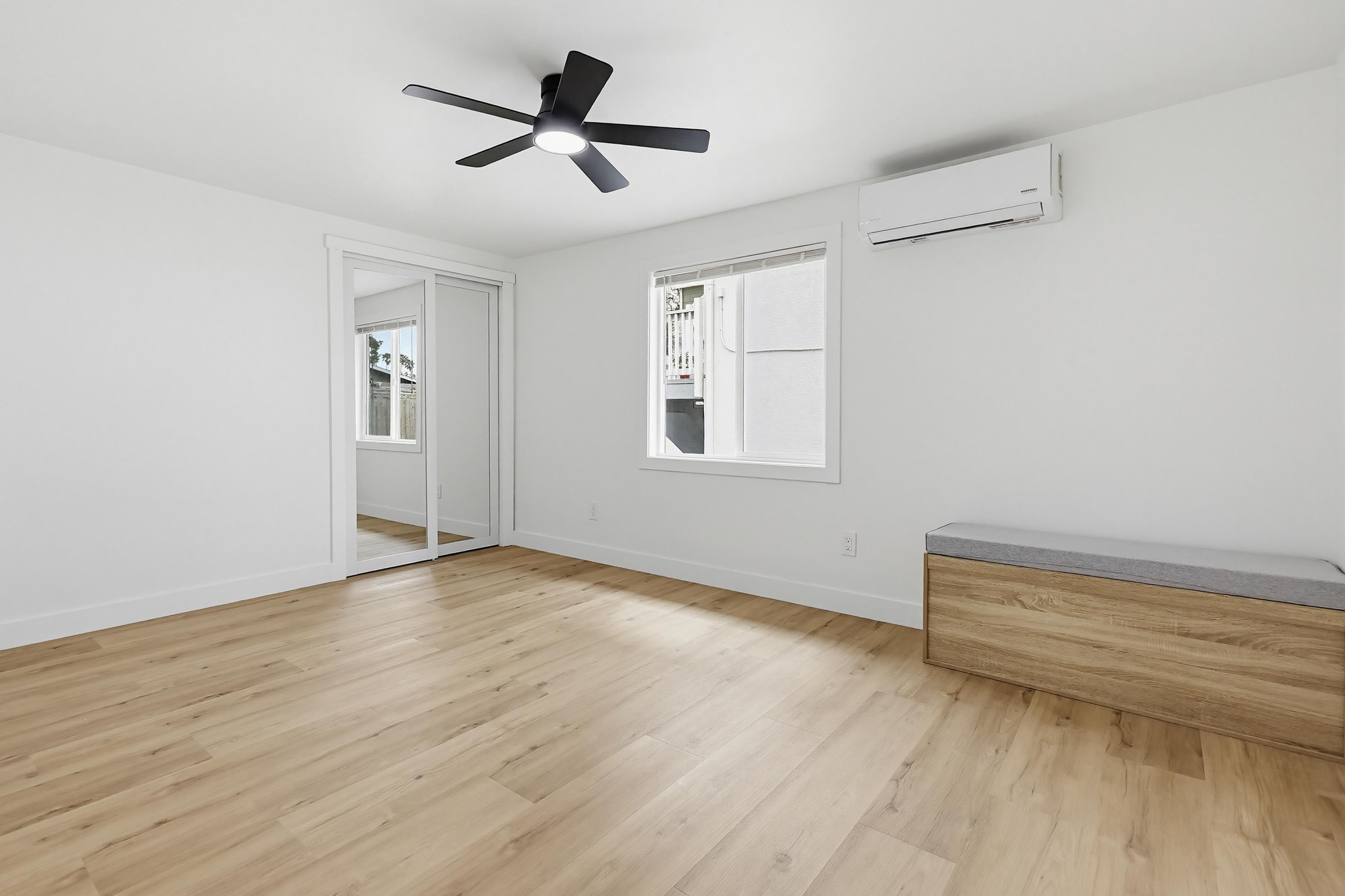 Virtual tour photo 28 of 39 for 4853 Long Branch Ave