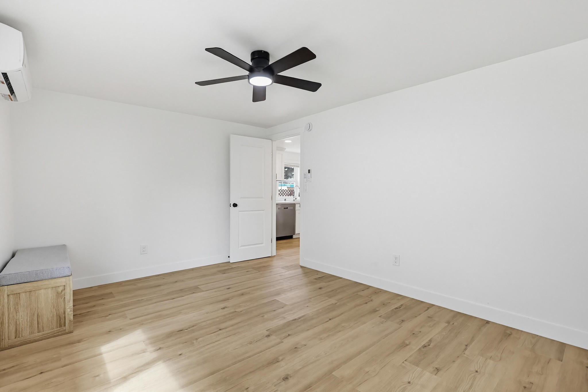 Virtual tour photo 30 of 39 for 4853 Long Branch Ave