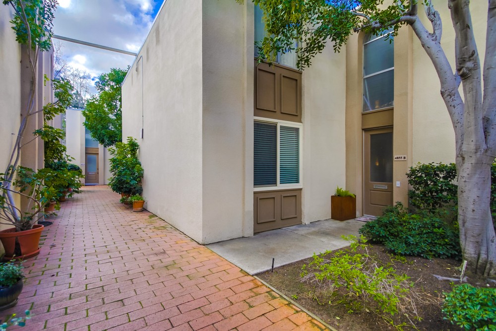 Virtual tour photo 1 of 48 for 4855 Collwood Blvd