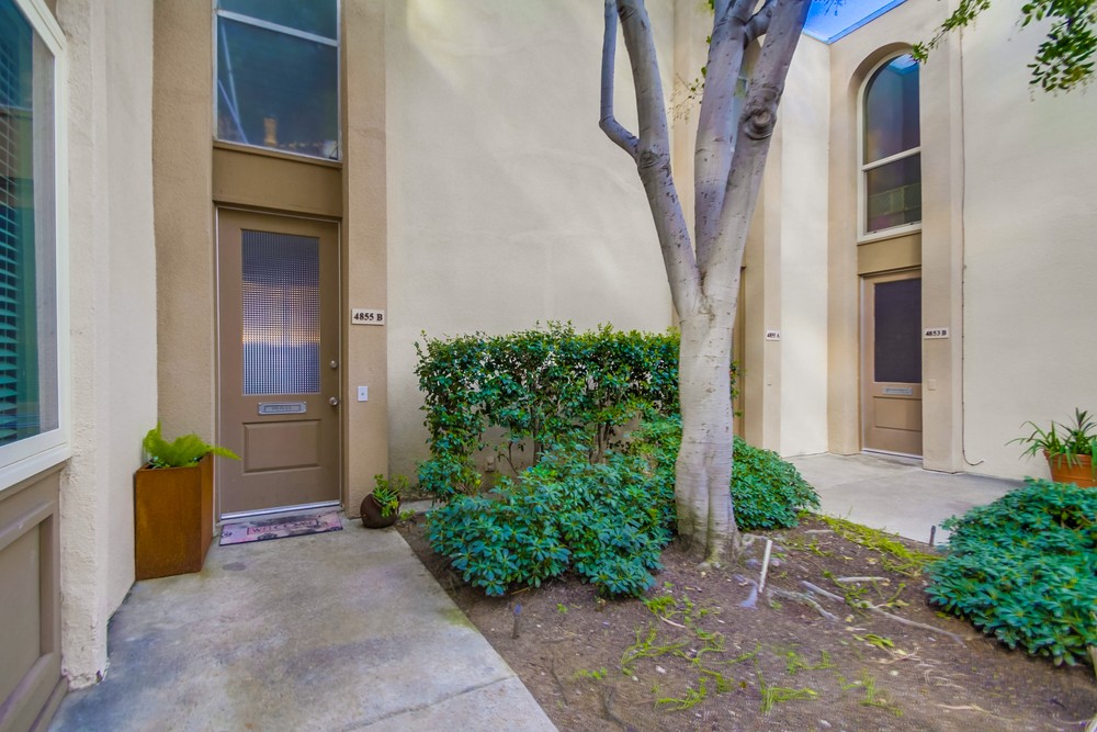 Virtual tour photo 4 of 48 for 4855 Collwood Blvd