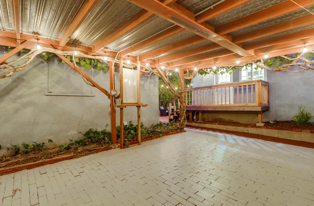 Virtual tour photo 16 of 81 for 4856 Date St