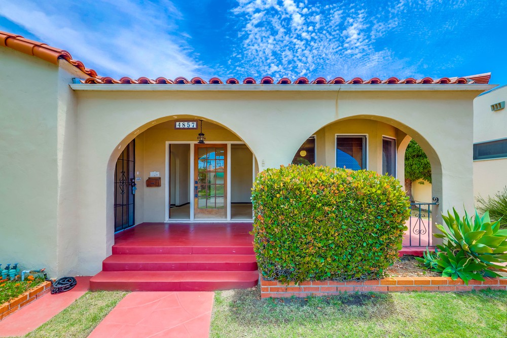 Virtual tour photo 9 of 41 for 4857 Edgeware Rd