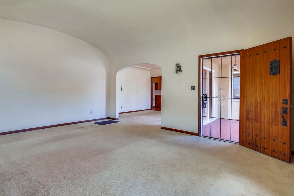 Virtual tour photo 16 of 41 for 4857 Edgeware Rd