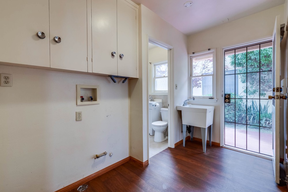 Virtual tour photo 32 of 41 for 4857 Edgeware Rd
