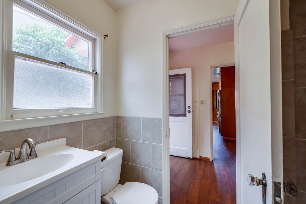 Virtual tour photo 34 of 41 for 4857 Edgeware Rd
