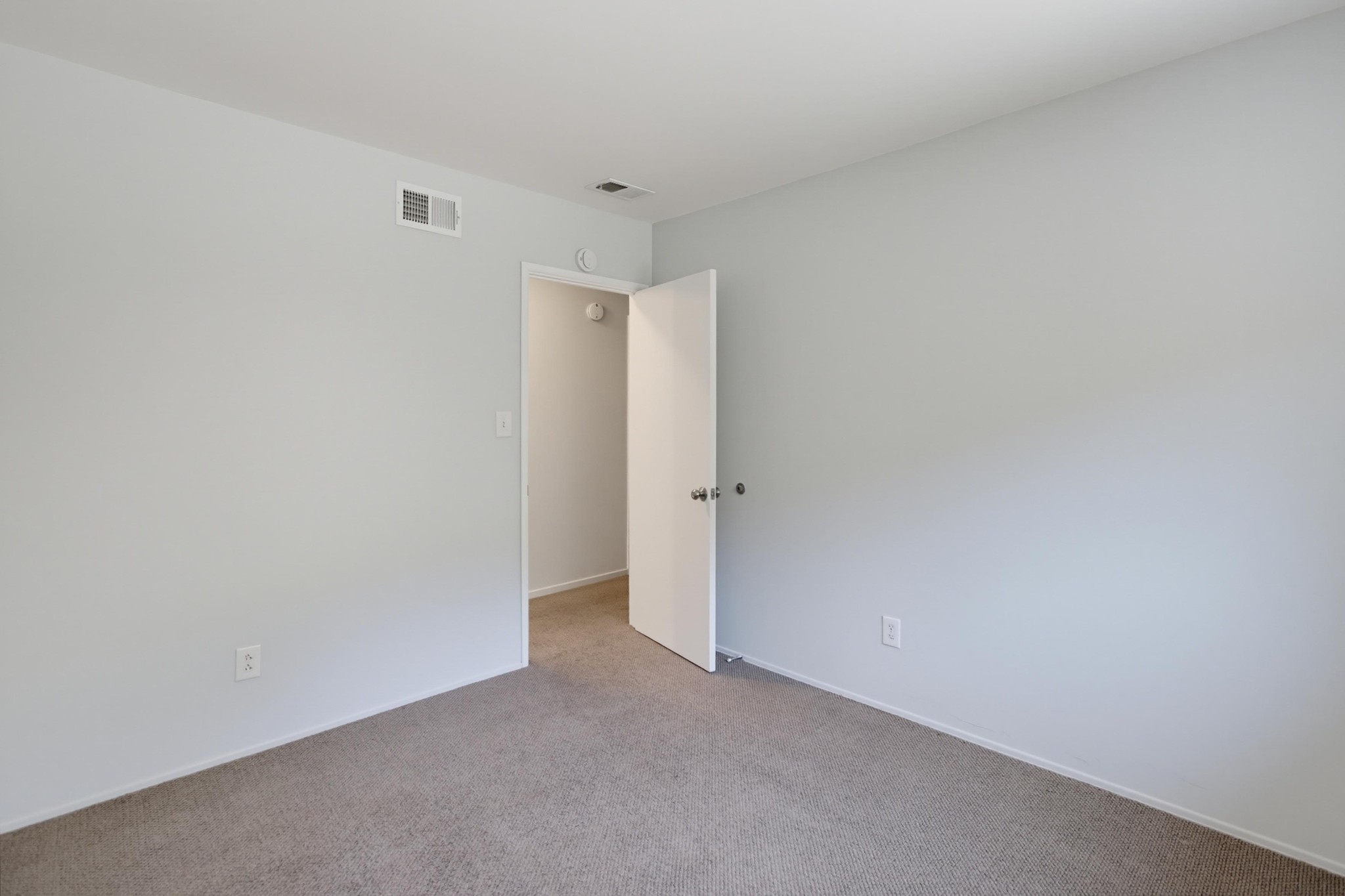 Virtual tour photo 22 of 54 for 4859 Campanile Dr