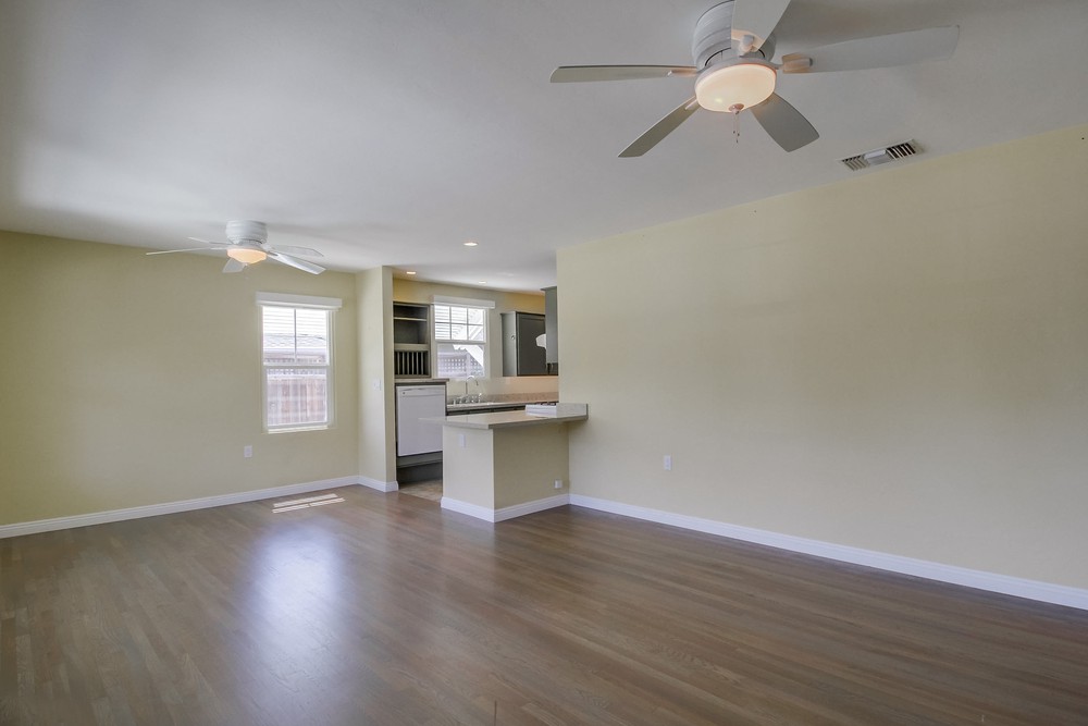Virtual tour photo 9 of 36 for 4866 Lorraine Dr