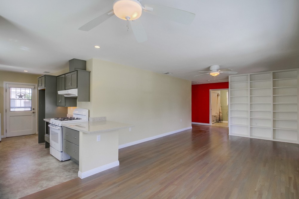 Virtual tour photo 11 of 36 for 4866 Lorraine Dr