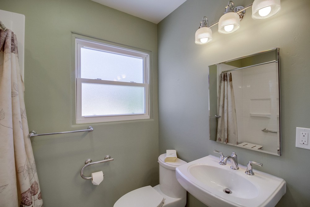 Virtual tour photo 26 of 36 for 4866 Lorraine Dr