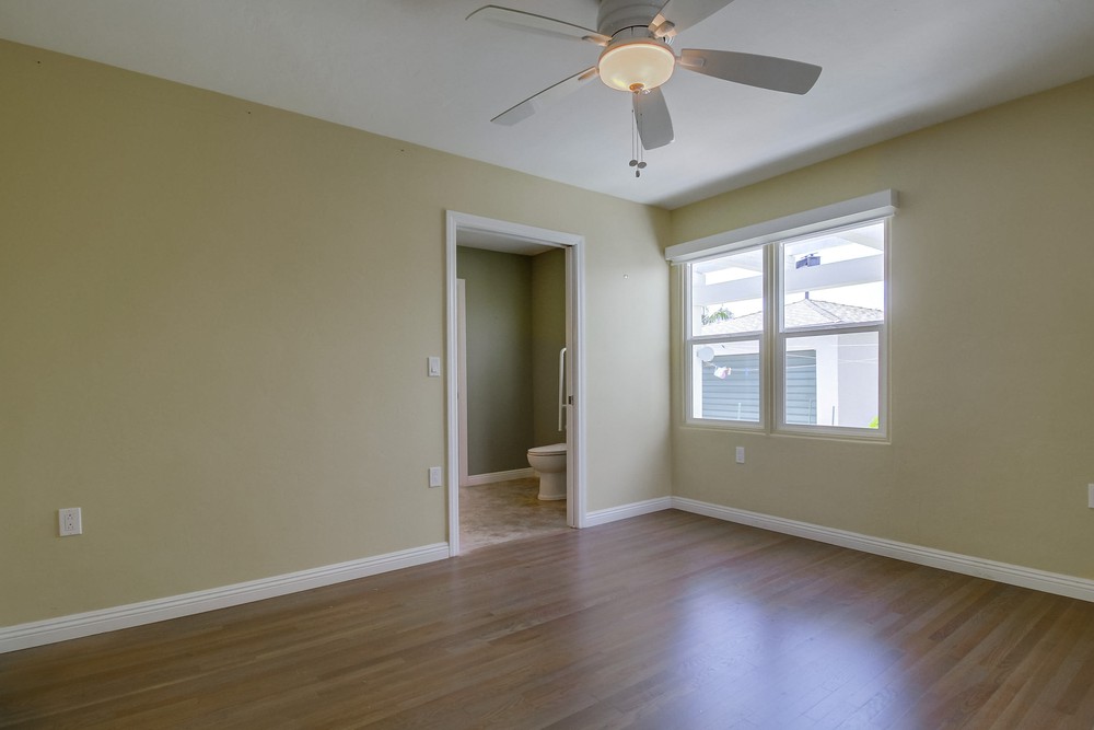 Virtual tour photo 20 of 36 for 4866 Lorraine Dr