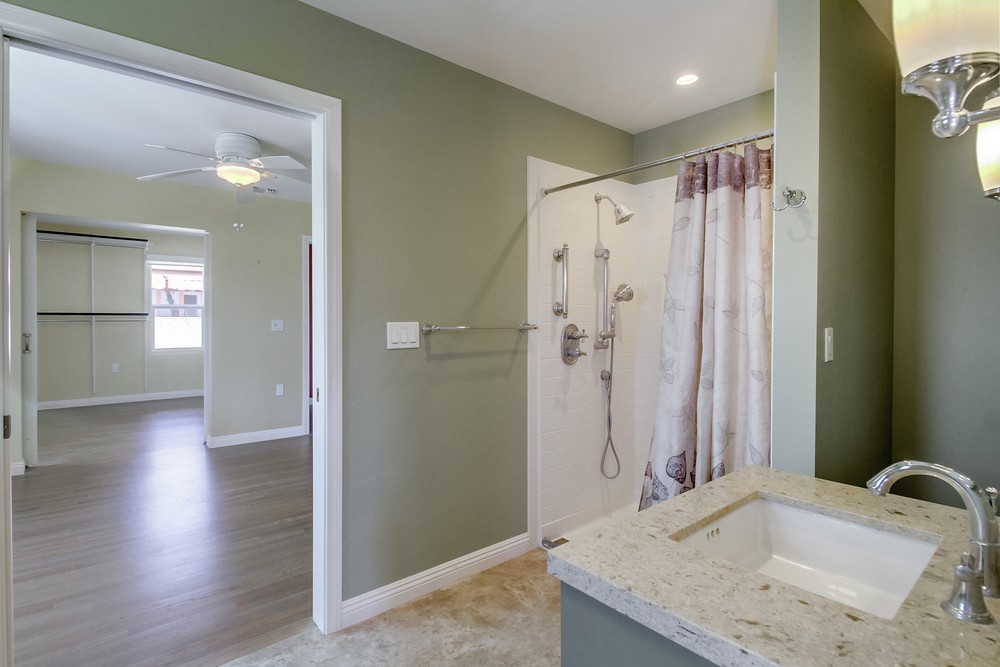 Virtual tour photo 25 of 36 for 4866 Lorraine Dr