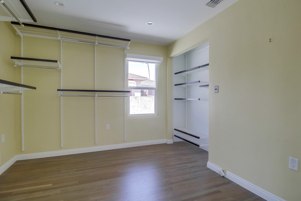 Virtual tour photo 23 of 36 for 4866 Lorraine Dr