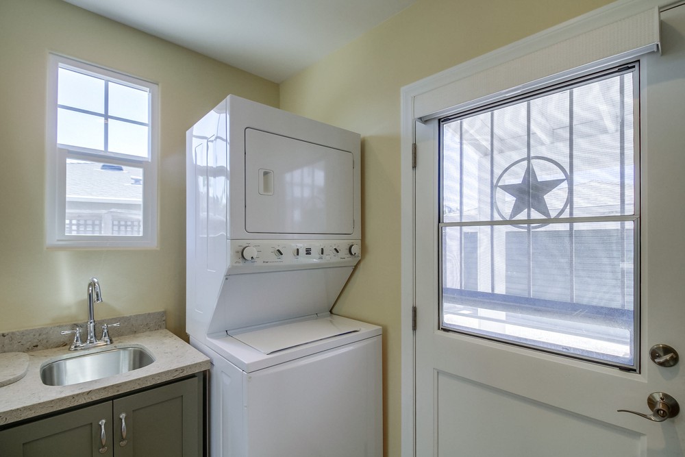 Virtual tour photo 27 of 36 for 4866 Lorraine Dr