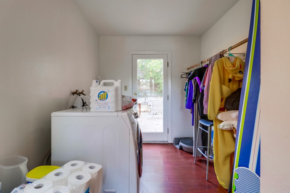Virtual tour photo 31 of 42 for 4867 Academy St