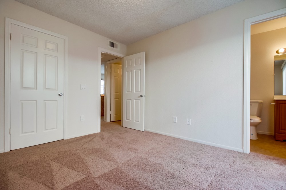 Virtual tour photo 23 of 36 for 4869 70th St #3