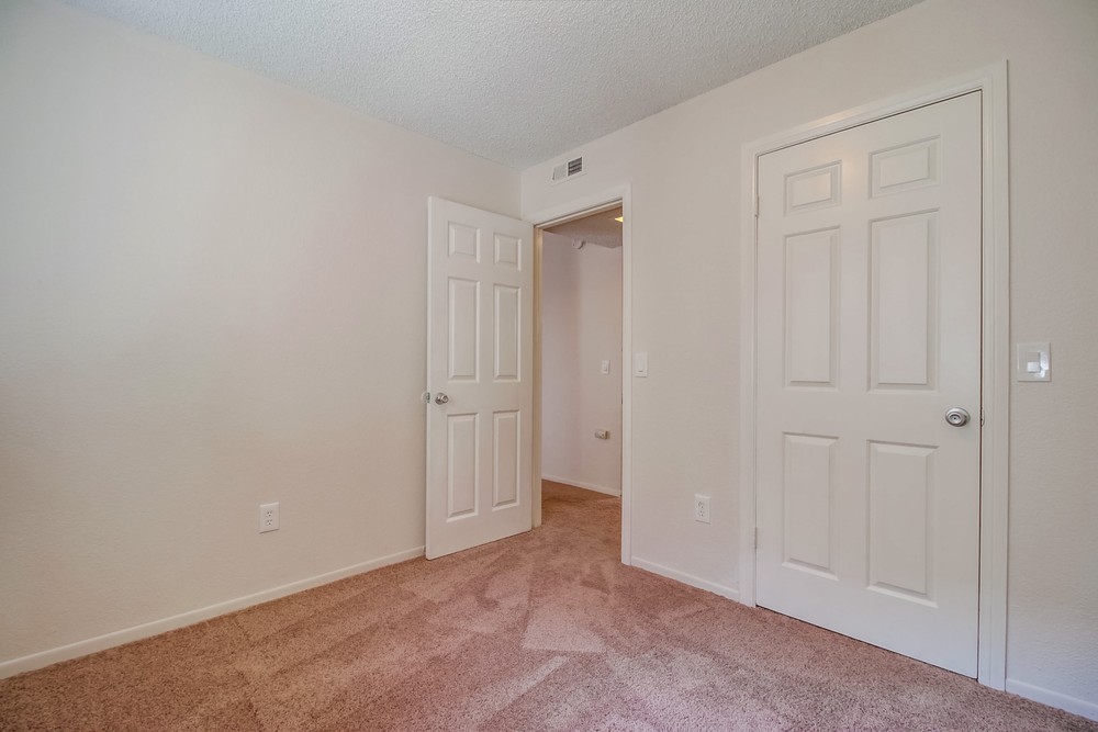 Virtual tour photo 26 of 36 for 4869 70th St #3