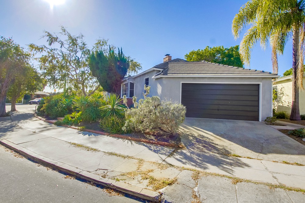 Virtual tour photo 5 of 42 for 4871 Hart Dr