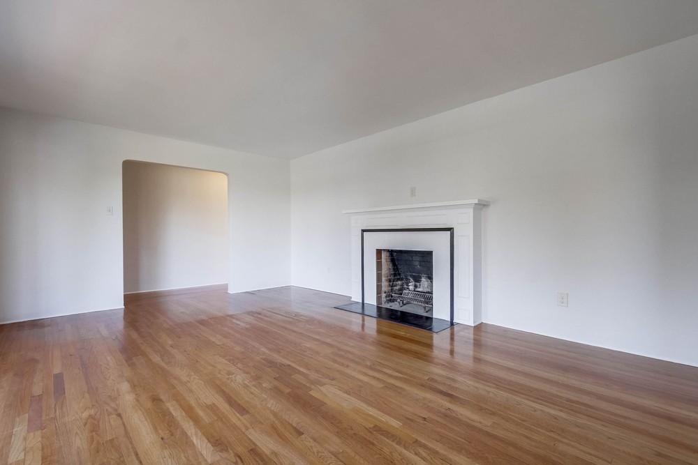 Virtual tour photo 13 of 42 for 4871 Hart Dr