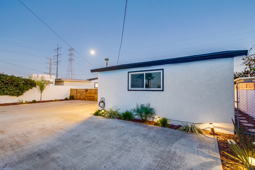Virtual tour photo 4 of 81 for 4875 Barstow St