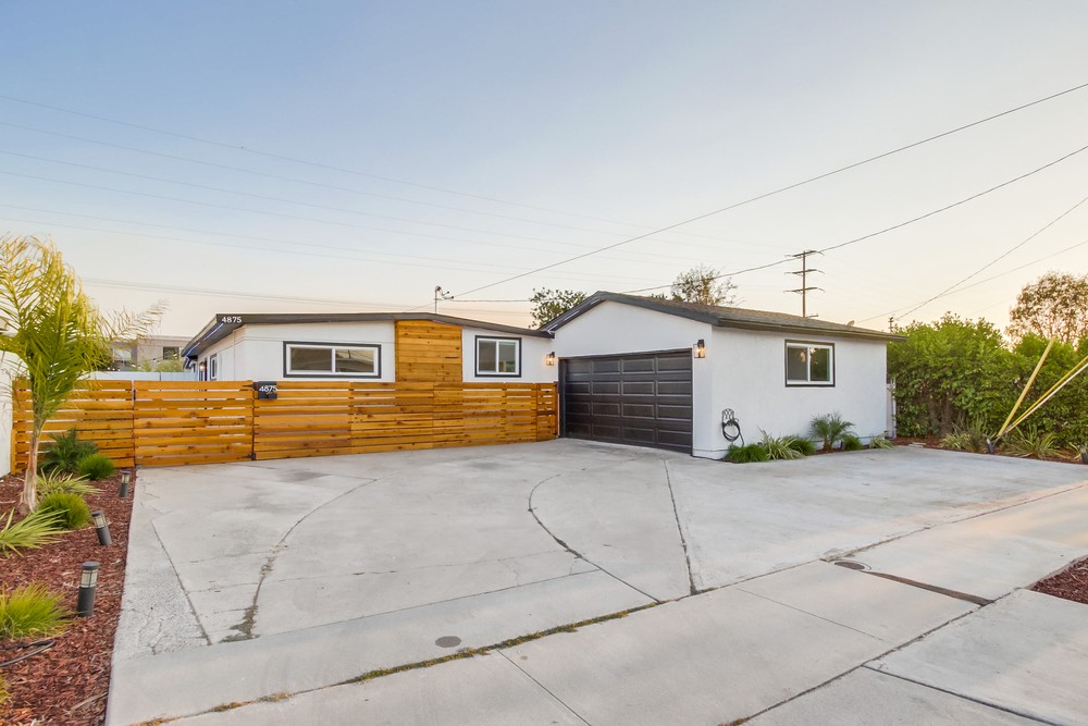 Virtual tour photo 57 of 81 for 4875 Barstow St