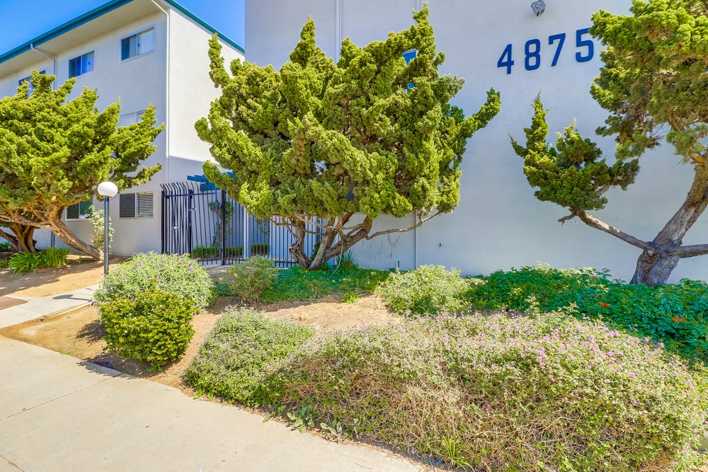 Virtual tour photo 1 of 31 for 4875 Cole St #47