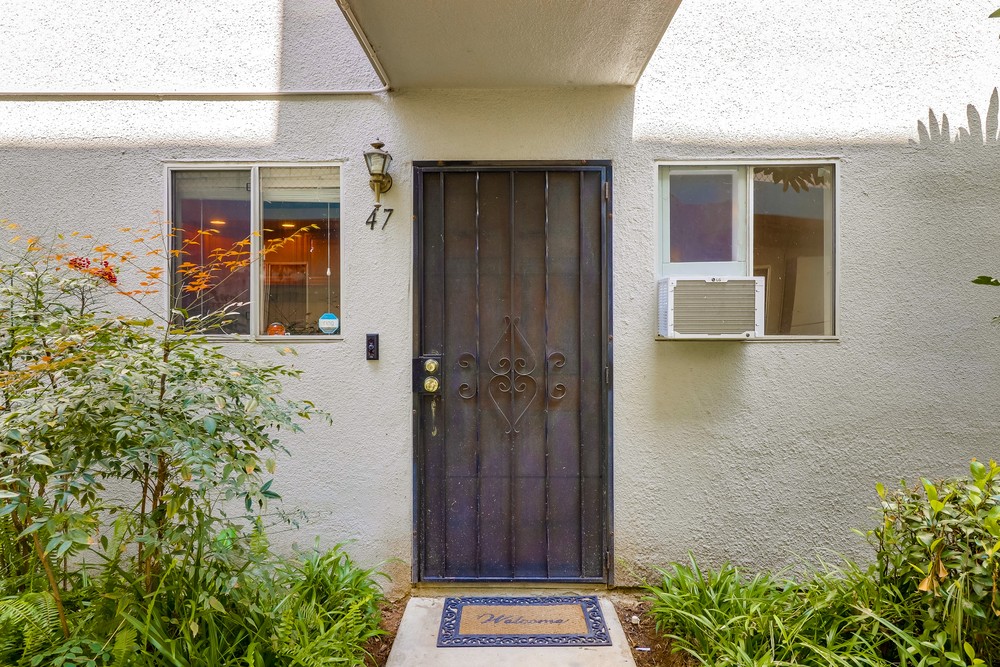 Virtual tour photo 4 of 31 for 4875 Cole St #47