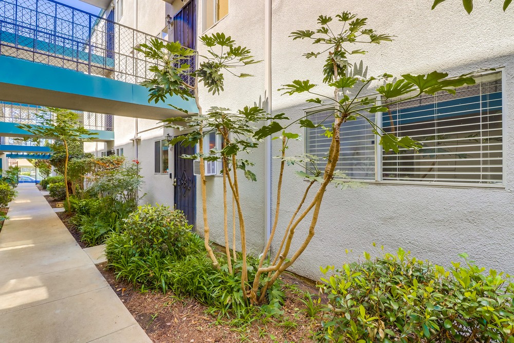 Virtual tour photo 5 of 31 for 4875 Cole St #47