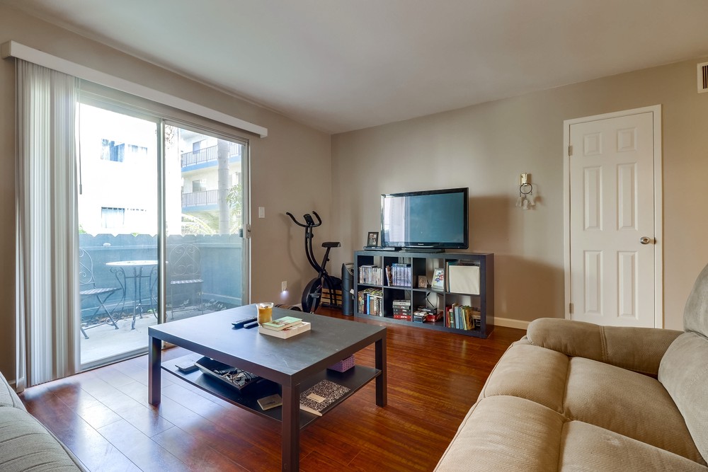 Virtual tour photo 7 of 31 for 4875 Cole St #47