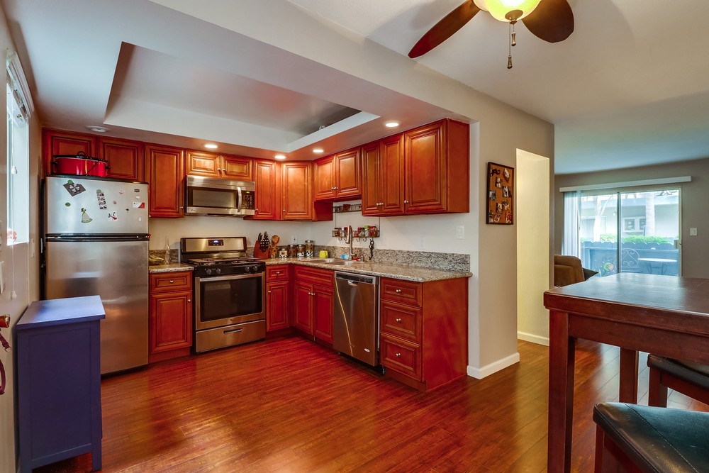 Virtual tour photo 12 of 31 for 4875 Cole St #47