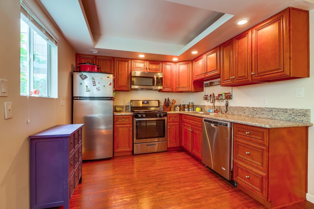 Virtual tour photo 13 of 31 for 4875 Cole St #47